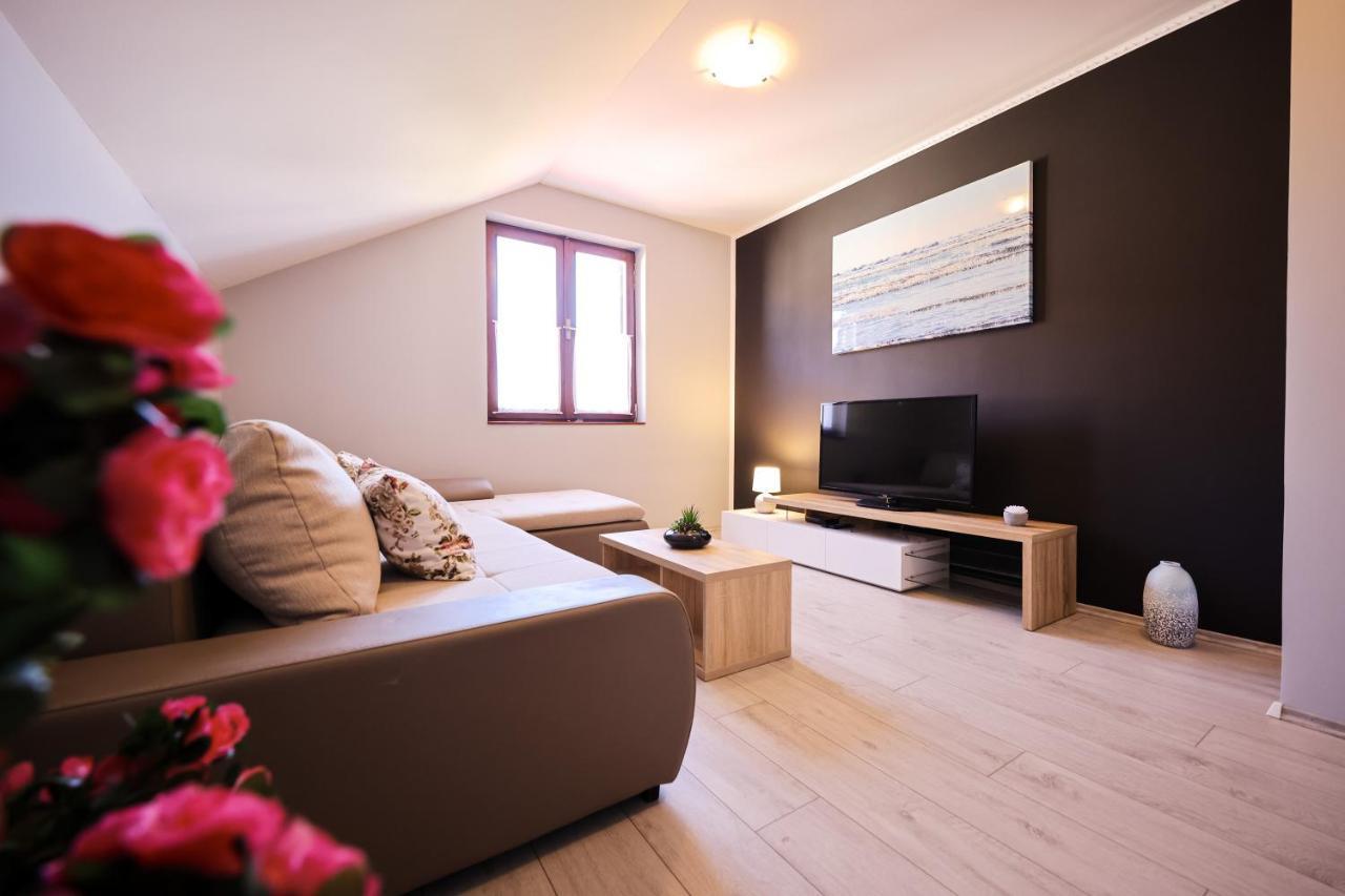 Apartment Ruza ซูโกชัน ภายนอก รูปภาพ