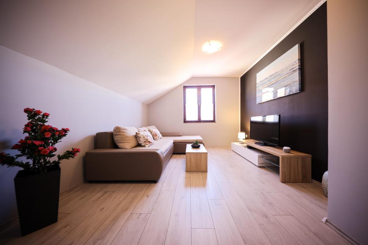 Apartment Ruza ซูโกชัน ภายนอก รูปภาพ