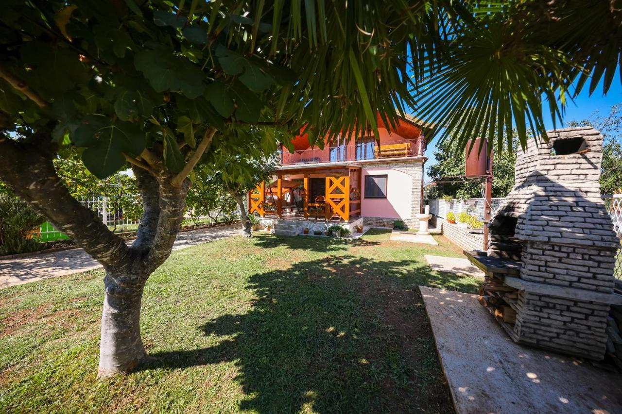 Apartment Ruza ซูโกชัน ภายนอก รูปภาพ